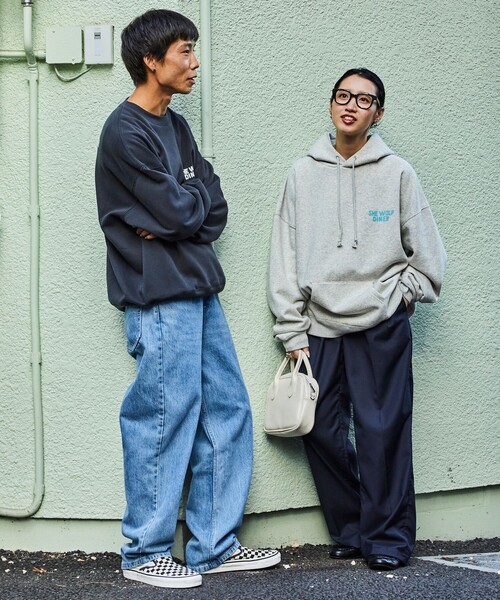 FREAK'S STORE(フリークスストア)の「限定展開 SHE WOLF DINER×FREAK'S STORE/シーウルフダイナー 別注 ビッグシルエット バックプリント クルーネックスウェット(スウェット・メンズ・グレー/ホワイト/ブラック・SMALL/MEDIUM/LARGE)」の5枚目の写真