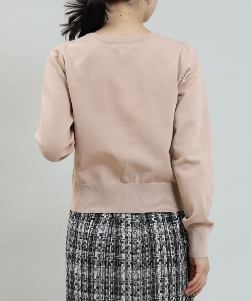 TRUDEA(トルディア)の「スポンディッシュパールボタンニットカーディガン(カーディガン/ボレロ・レディース・ブラウン/ブラック/ピンクベージュ・LARGE/MEDIUM)」の21枚目の写真