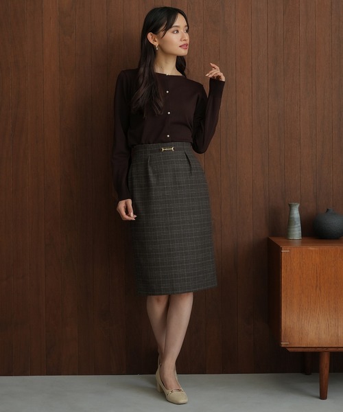 TRUDEA(トルディア)の「スポンディッシュパールボタンニットカーディガン(カーディガン/ボレロ・レディース・ブラウン/ブラック/ピンクベージュ・LARGE/MEDIUM)」の9枚目の写真