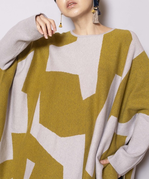 OSMOSIS（オズモーシス）の「ブロックジャガードワイドニットプルオーバー（ニット/セーター・レディース・ライトグレー/キャメル/ベージュ・ONE SIZE）」の5枚目の写真