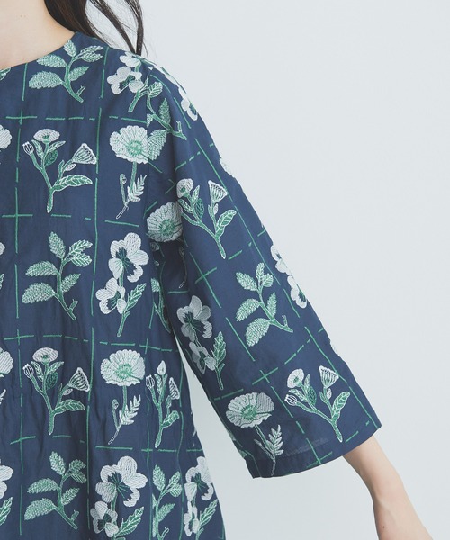 ビュルデサボン 秋の七草刺繍ギャザーワンピース ネイビー