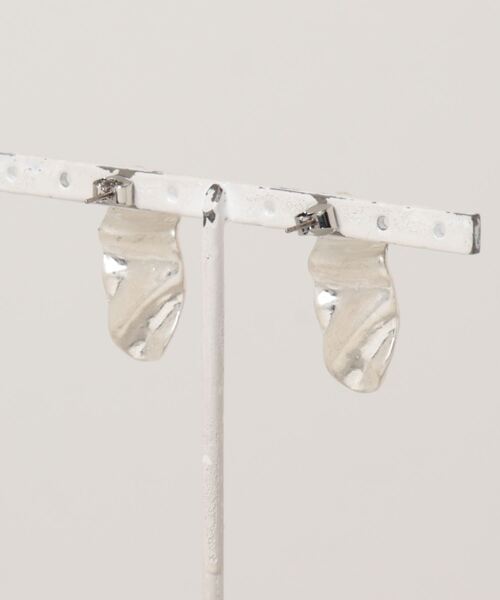 mystic（ミスティック）の「[Eau] chips pierce（ピアス（両耳用）・レディース・ゴールド/シルバー・ONE SIZE）」の6枚目の写真