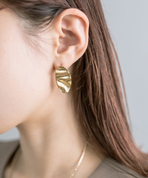 mystic（ミスティック）の「[Eau] chips pierce（ピアス（両耳用）・レディース・ゴールド/シルバー・ONE SIZE）」の2枚目の写真