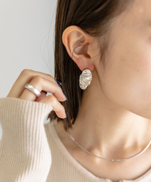 mystic（ミスティック）の「[Eau] chips pierce（ピアス（両耳用）・レディース・ゴールド/シルバー・ONE SIZE）」の3枚目の写真