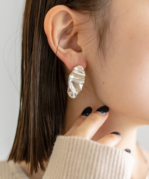 mystic（ミスティック）の「[Eau] chips pierce（ピアス（両耳用）・レディース・ゴールド/シルバー・ONE SIZE）」の4枚目の写真