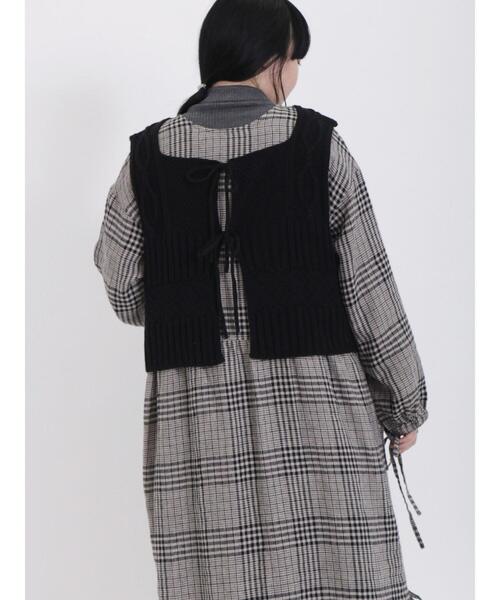 Samansa Mos2(サマンサ モスモス)の「柄編み2WAYニットビスチェ(ベスト・レディース・オフホワイト/ブラック/ベージュ・F)」の3枚目の写真