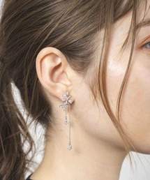 Noela（ノエラ）の「ビジューモチーフスウィングピアス（ピアス（両耳用））」