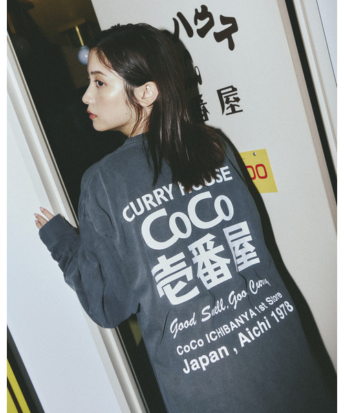 JOURNAL STANDARD relume（ジャーナルスタンダード　レリューム）の「【カレーハウスCoCo壱番屋 × relume】別注 プリント L/S Tシャツ "Aichi"（Tシャツ/カットソー・メンズ・ブラック/ボルドー・LARGE/X-LARGE/MEDIUM）」の2枚目の写真