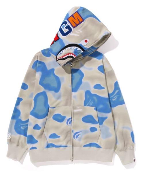 A BATHING APE（アベイシングエイプ）の「LIQUID CAMO SHARK