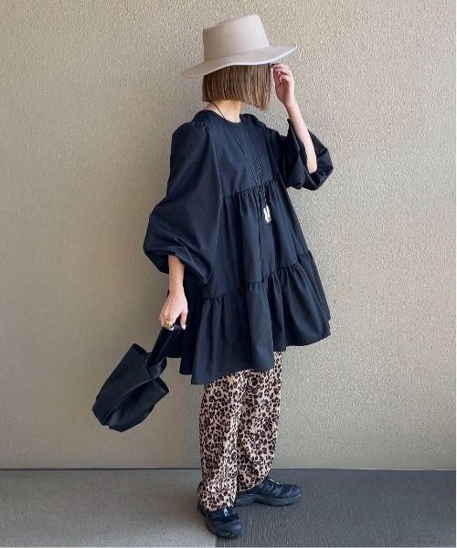 feepur by saya（フェピュールバイサヤ）の「マルチウェイティアードチュニック（シャツ/ブラウス・レディース・オフホワイト/ベージュ/ブラック・MEDIUM）」の18枚目の写真