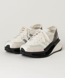 Y-3 ホワイト スニーカー　ほぼ新品　2回のみ着用 Y-3 ホワイト スニーカー ほぼ新品 2回のみ着用 Y-3 JAPAN