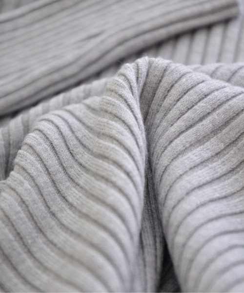 ibeul_（イベール）の「ハートネックスリムリブトップス（ニット/セーター・レディース・グレー/ブラック/ブラウン/ホワイト/ベージュ・FREE）」の17枚目の写真