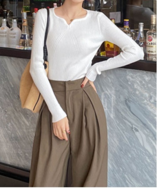 ibeul_（イベール）の「ハートネックスリムリブトップス（ニット/セーター・レディース・グレー/ブラック/ブラウン/ホワイト/ベージュ・FREE）」の13枚目の写真