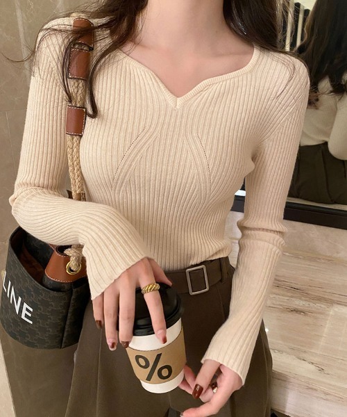 ibeul_（イベール）の「ハートネックスリムリブトップス（ニット/セーター・レディース・グレー/ブラック/ブラウン/ホワイト/ベージュ・FREE）」の10枚目の写真