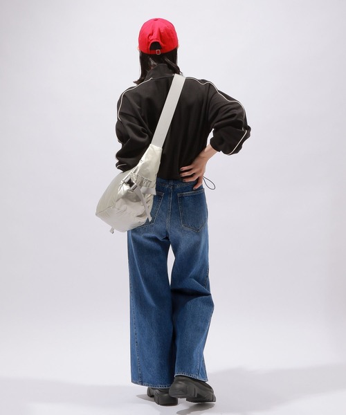 PAGEBOY（ページボーイ）の「ハーフZIPショートトラックジャケット（ジャージ・レディース・ブラック/オフホワイト/ブルー・FREE）」の13枚目の写真