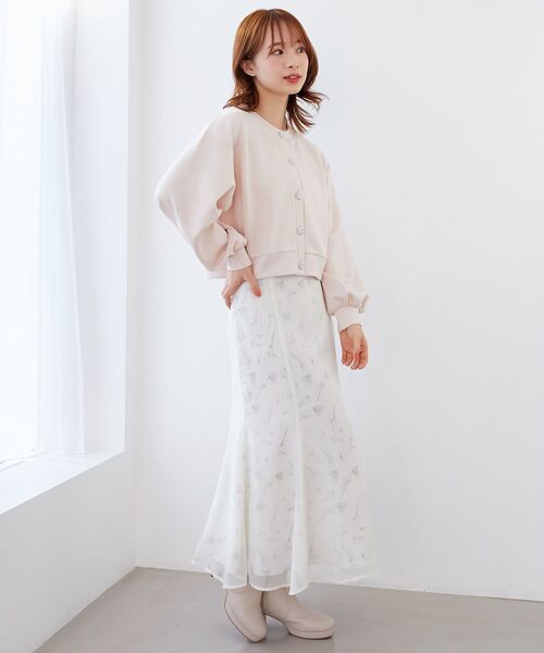 MAJESTIC LEGON（マジェスティックレゴン）の「ビジューボタンカットカーディガン（スウェット・レディース・ネイビー/ピンクベージュ/オフホワイト・MEDIUM）」の6枚目の写真