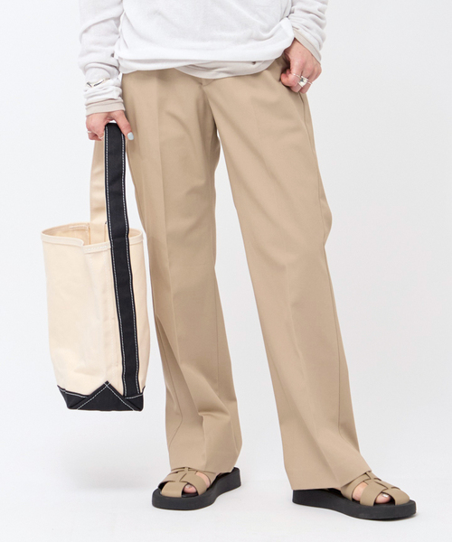 AP STUDIO(エーピーストゥディオ)の「シリコンディップツイルパンツ(スラックス・レディース・ブラック/ベージュ・40/38/36)」の2枚目の写真