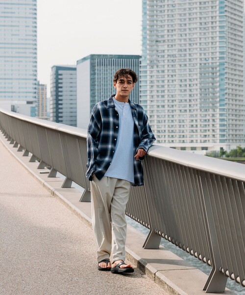 FREAK'S STORE(フリークスストア)の「速乾素材 リラックスフィットイージーパンツ/リネン風 ホームケア(その他パンツ・メンズ・ブラック/オリーブ/チャコール/オフホワイト・SMALL/MEDIUM/LARGE)」の18枚目の写真