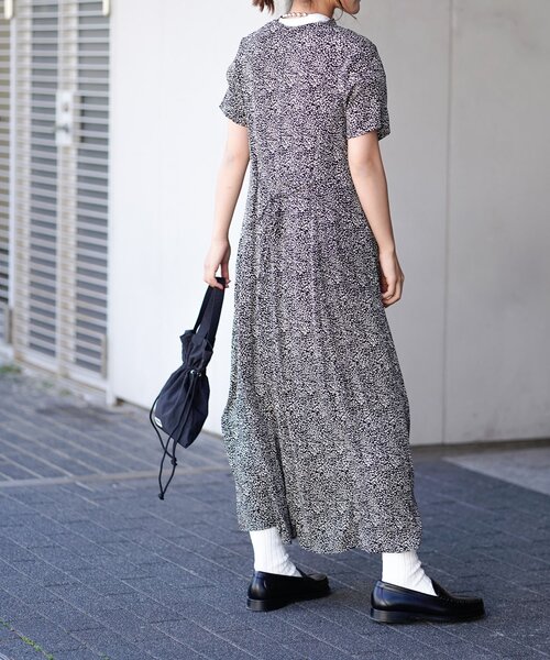 OUTDOOR PRODUCTS Usual Things(アウトドアプロダクツユージュアルシングス)の「OPENCOLLARONEPIECE(ワンピース・レディース・レッド/マルチ/ブラック・FREE)」の4枚目の写真