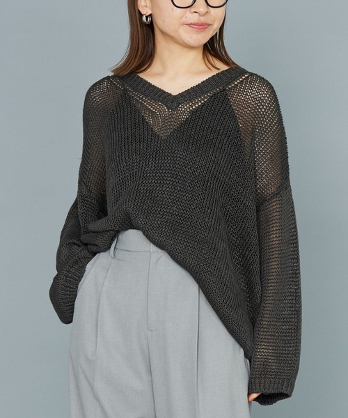 BABYLONE（バビロン）の「パット付きVネックキャミ（キャミソール・レディース・ブラック/オフホワイト/サンドグレー・フリー）」の4枚目の写真