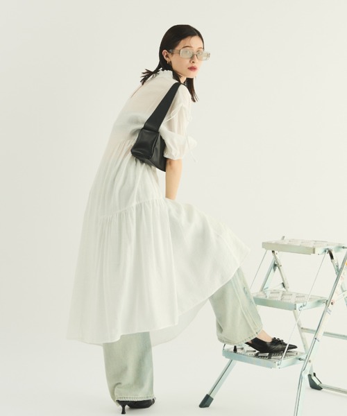 MERLOT(メルロー)の「楊柳ティアードワンピース(ワンピース・レディース・イエロー/ホワイト/ブラック・FREE)」の10枚目の写真