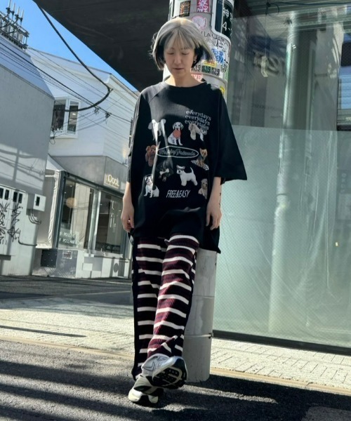 Candy Stripper(キャンディストリッパー)の「HAPPY FRIENDS OVER SIZE RAGLAN トップス(Tシャツ/カットソー・レディース・ライトベージュ/グリーン/ブラック・2)」の11枚目の写真