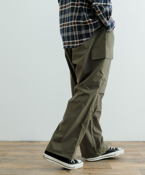 ITEMS URBANRESEARCH（アイテムズ アーバンリサーチ）の「ウエストイージー ポリカーゴパンツ（その他パンツ・メンズ・カーキ/グレー系その他/アイボリー/ブラック・MEDIUM/LARGE）」の8枚目の写真