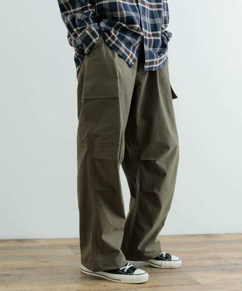 ITEMS URBANRESEARCH（アイテムズ アーバンリサーチ）の「ウエストイージー ポリカーゴパンツ（その他パンツ・メンズ・カーキ/グレー系その他/アイボリー/ブラック・MEDIUM/LARGE）」の9枚目の写真