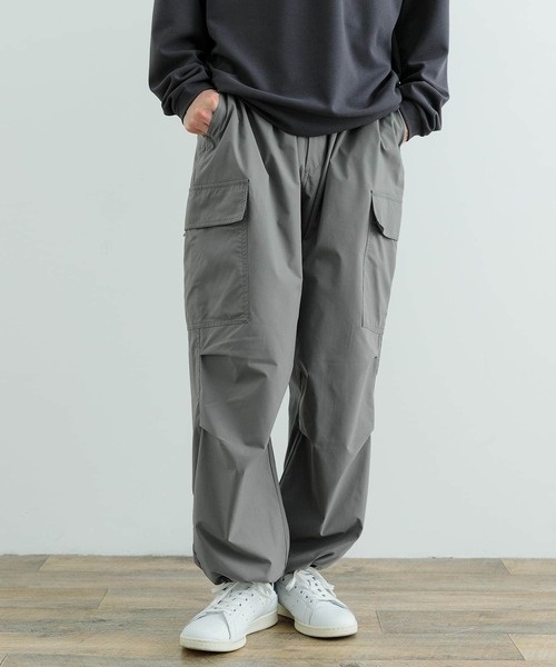 ITEMS URBANRESEARCH（アイテムズ アーバンリサーチ）の「ウエストイージー ポリカーゴパンツ（その他パンツ・メンズ・カーキ/グレー系その他/アイボリー/ブラック・MEDIUM/LARGE）」の15枚目の写真