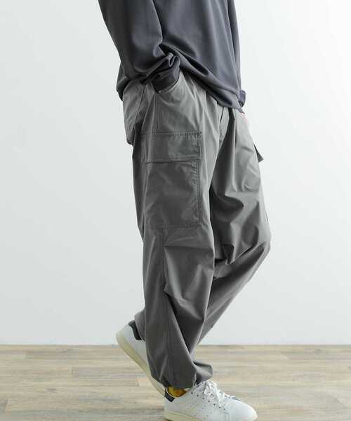 ITEMS URBANRESEARCH（アイテムズ アーバンリサーチ）の「ウエストイージー ポリカーゴパンツ（その他パンツ・メンズ・カーキ/グレー系その他/アイボリー/ブラック・MEDIUM/LARGE）」の16枚目の写真