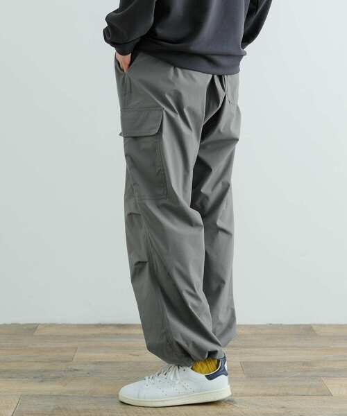 ITEMS URBANRESEARCH（アイテムズ アーバンリサーチ）の「ウエストイージー ポリカーゴパンツ（その他パンツ・メンズ・カーキ/グレー系その他/アイボリー/ブラック・MEDIUM/LARGE）」の18枚目の写真