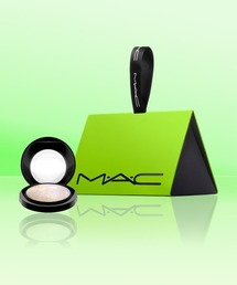 M・A・C（マック）の「販売終了_【M・A・C /マック】ギフトボックスキャンペーン ミネラライズ スキンフィニッシュ(ライトスカペード)（フェイスパウダー・メンズ）」