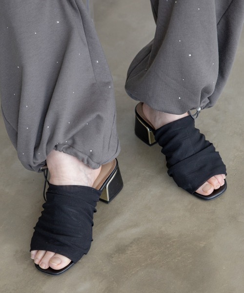 VACANCY（ヴァカンシー）の「ドレープチュールシアーサンダル（サンダル・レディース・ブラック/シルバー・MEDIUM/X-LARGE/LARGE）」の11枚目の写真