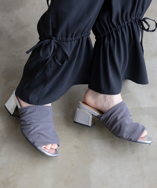 VACANCY（ヴァカンシー）の「ドレープチュールシアーサンダル（サンダル・レディース・ブラック/シルバー・MEDIUM/X-LARGE/LARGE）」の7枚目の写真