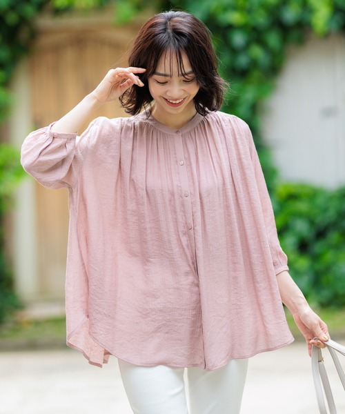 BELLUNA PLUS（ベルーナ）の「スラブ素材ギャザーデザインブラウス（シャツ/ブラウス・レディース・ストライプ/ピンク/オリーブ/ブルーグレー/ライム/チャコール/ワイン/ターコイズブルー/オレンジ/グリーン/ネイビー・MEDIUM/LARGE/X-LARGE）」の8枚目の写真