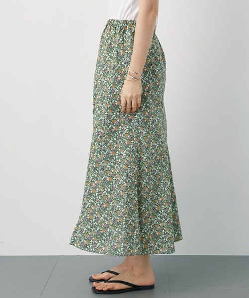 saloon（サルーン）の「SALOON(サルーン)/フルーツ柄スカート【手洗い可】ロング丈（スカート・レディース・ホワイト/ネイビー・FREE）」の5枚目の写真