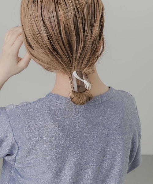 SMELLY（スメリー）の「カーブラインクリアバンス（バレッタ/ヘアクリップ・レディース・ブラウン・-）」の5枚目の写真