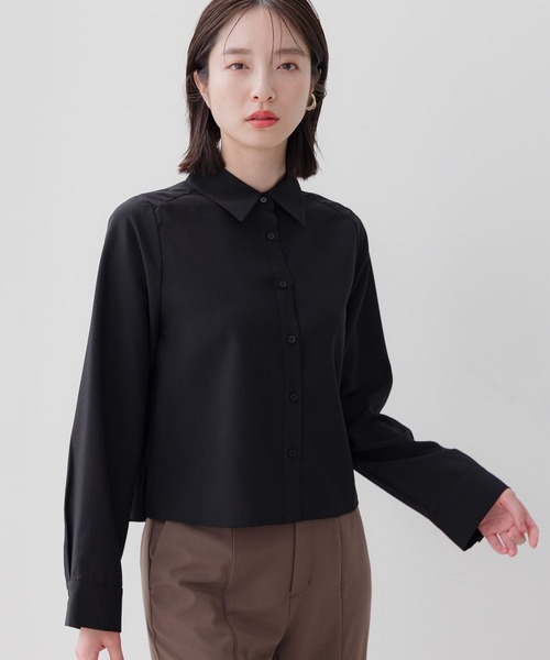 Andemiu(アンデミュウ)の「バックプリーツシャツ135847(シャツ/ブラウス・レディース・ブラック/グリーン/アイボリー・FREE)」の8枚目の写真