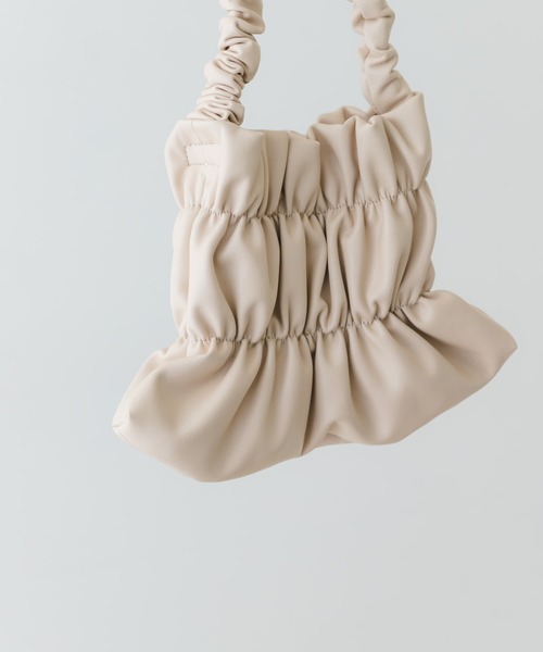 RODE SKO(ロデスコ)の「ダブルギャザーバッグ(ハンドバッグ・レディース・ブラック/アイボリー/イエロー系その他・ONE)」の6枚目の写真