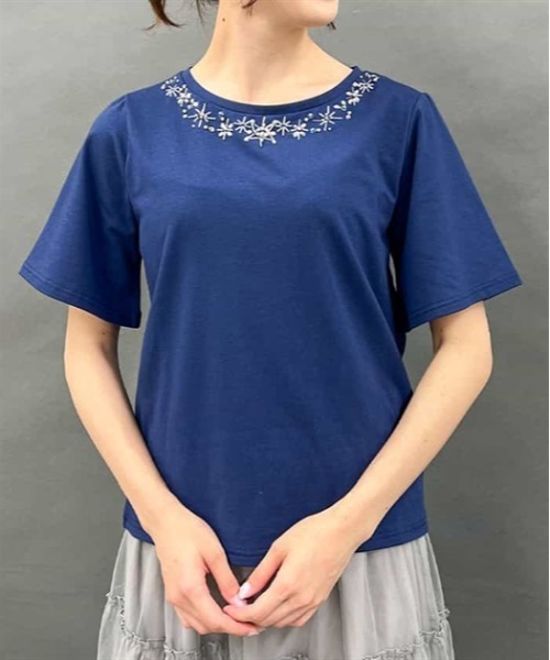 axes femme（アクシーズファム）の「エトワール装飾Ｔシャツ（Tシャツ/カットソー・レディース・ブルーグリーン/ネイビー/ラベンダー・FREE）」の2枚目の写真