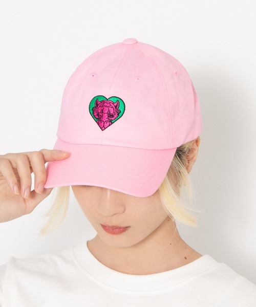 PUNYUS（プニュズ）の「恋愛しようぜ若者キャップ（キャップ・レディース・パープル/ベージュ/ブラック/ピンク・FREE）」の4枚目の写真