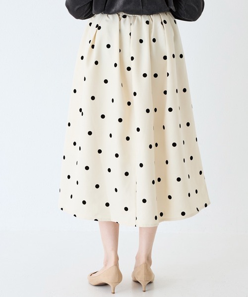 INCEDE(インシード)の「ツイルクロスフロッキーフレアスカート(スカート・レディース・ホワイト×ブラック/ブラック×ブラック/ブラック系その他・L/LL/3L/4L/M)」の17枚目の写真