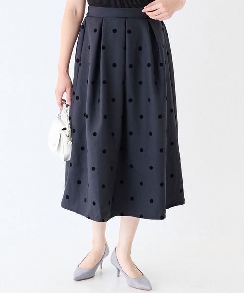 INCEDE(インシード)の「ツイルクロスフロッキーフレアスカート(スカート・レディース・ホワイト×ブラック/ブラック×ブラック/ブラック系その他・L/LL/3L/4L/M)」の4枚目の写真