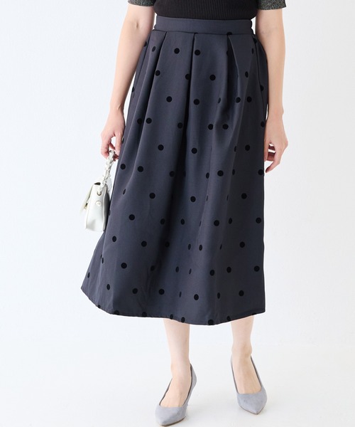 INCEDE(インシード)の「ツイルクロスフロッキーフレアスカート(スカート・レディース・ホワイト×ブラック/ブラック×ブラック/ブラック系その他・L/LL/3L/4L/M)」の5枚目の写真