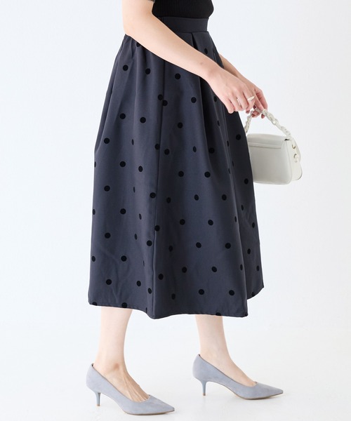 INCEDE(インシード)の「ツイルクロスフロッキーフレアスカート(スカート・レディース・ホワイト×ブラック/ブラック×ブラック/ブラック系その他・L/LL/3L/4L/M)」の6枚目の写真