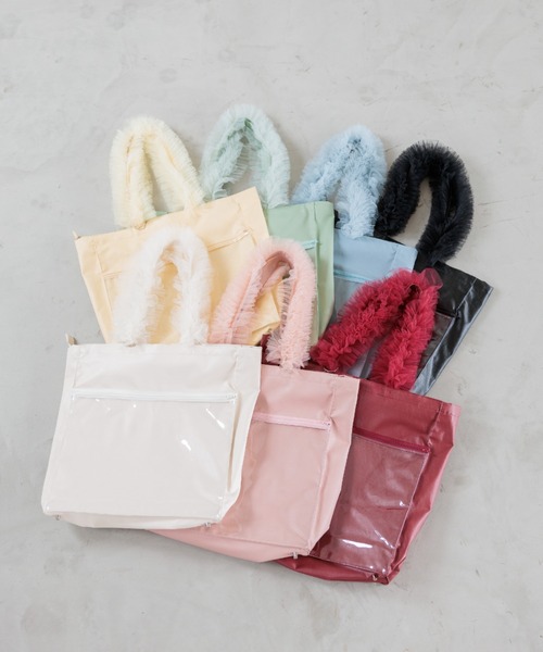 mysty woman(ミスティウーマン)の「【WEB限定/普段使いやマザーズバッグにも!】大容量!!推し活チュールマルチトートBAG 146673(トートバッグ・レディース・ブルー/オフホワイト/ブラック/ピンク/グリーン/レッド/イエロー・FREE)」の8枚目の写真