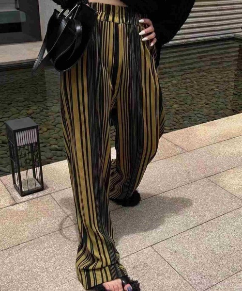 Achic（アシック）の「引き立てるプリーツワイドパンツ（スウェットパンツ・レディース・グレー/ピンク系その他/ブラック系その他2/イエロー系その他/ブラック系その他/ネイビー/ピンク/ブルー系その他・M）」の17枚目の写真