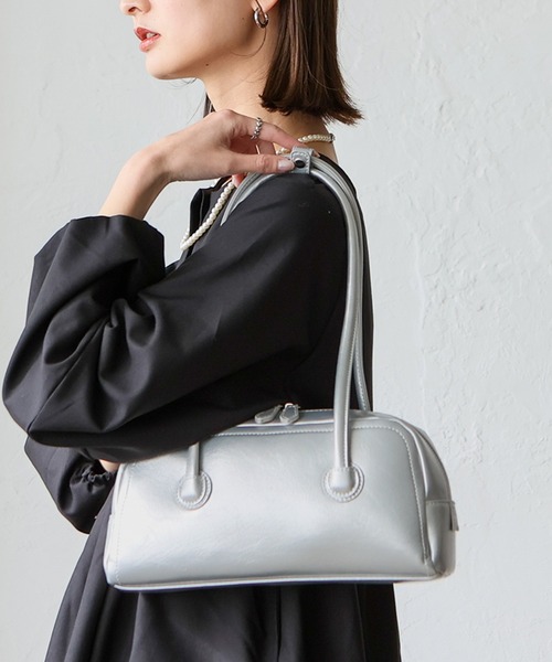 ペッレモルビダ ブガッティバッグ　ビジネスバッグ 丸みあるフォルムが美しいブガッティバッグ
