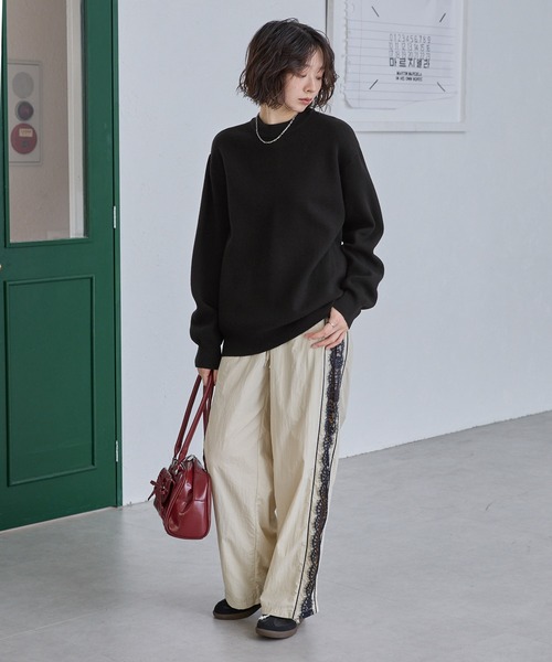 スウェットライクウォッシャブル ルーズセミモックネックニット