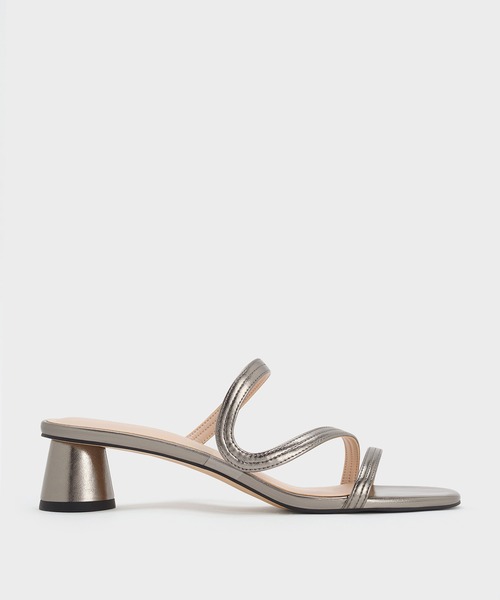 CHARLES & KEITH（チャールズ & キース）の「Arden アーデン ウェービーストラップミュール（サンダル・レディース・オフホワイト/ブラック/シルバー系その他・24.5cm/23.5cm/23cm/22.5cm/25cm/25.5cm）」の3枚目の写真